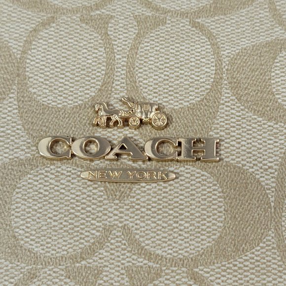 NWT. Coach Signature Gallery tote - Picture 6 of 7